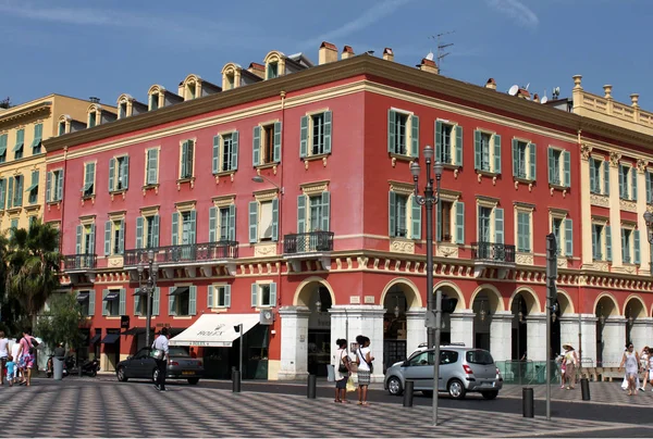 Niza, Francia - 06 de agosto de 2013: Massena Place, historical buildi — Foto de Stock