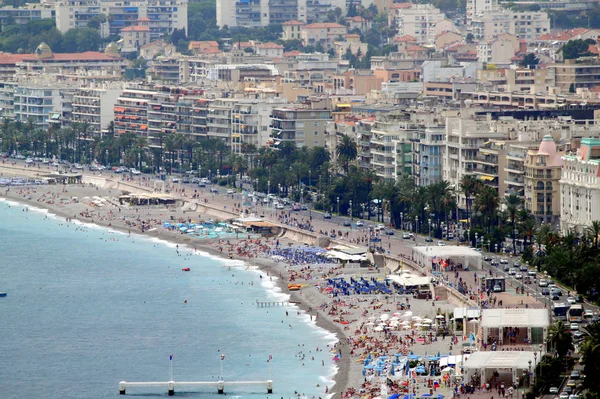 De Middellandse Zee, het strand en de wandeling van het Engels in Nice — Stockfoto
