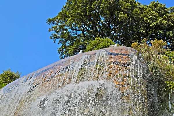 Waterfall of Castle Hill in Nice, France. — Stock Photo, Image