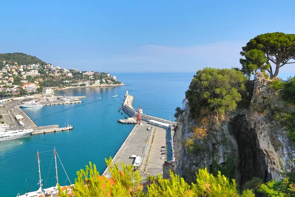 Bela vista do porto e do farol de Nice, França — Fotografia de Stock