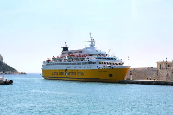 Nicea, Francja-12 czerwca 2014: widok na port morski w Nicei — Zdjęcie stockowe