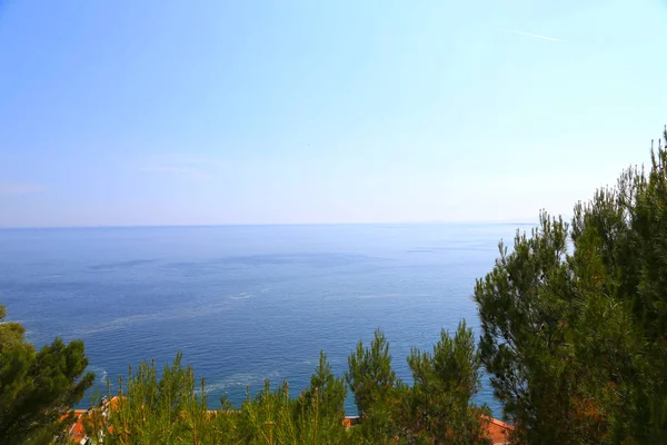 Vista sobre el mar Mediterráneo y la costa de Niza, Francia — Foto de Stock