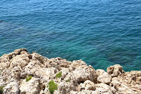 Una mirada al mar de Niza y el mar Mediterráneo, Francia — Foto de Stock