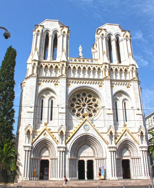 Pěkná, Francie-srpen 06, 2013: Bazilika Notre-Dame de Nice — Stock fotografie