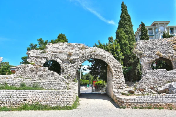 Nice, france - 19. juni 2014: amphitheater von cimiez — Stockfoto