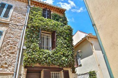 Antibes, Alpes-Maritimes, Fransa-Haziran 16, 2014: şehir sokakları