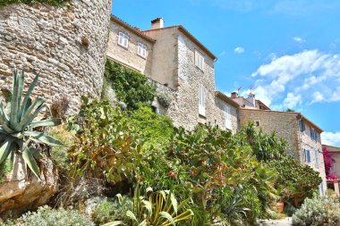 Antibes, Alpes-Maritimes, Fransa-Haziran 16, 2014: şehir sokakları