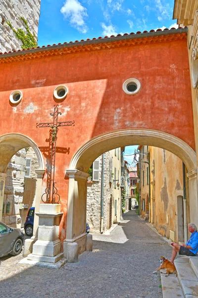 Antibes, Francia - 16 de junio de 2014: Catedral de Antibes — Foto de Stock