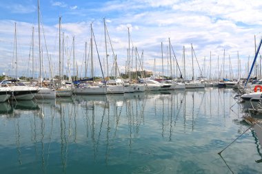 Antibes, Fransa - 16 Haziran 2014: limanda yatlar