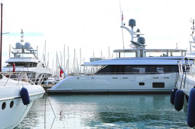 Antibes, Fransa - 16 Haziran 2014: limanda yatlar