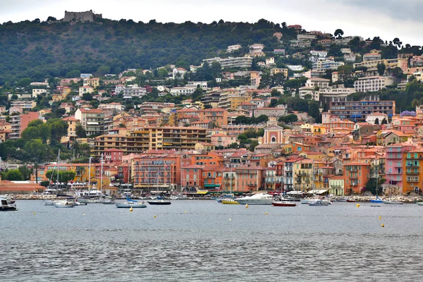 Villefranche-sur-Mer, Francia - 17 giugno 2014: pittoresco mare — Foto Stock