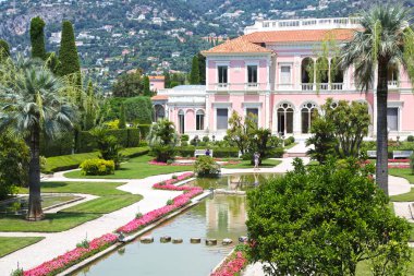 Nice, Fransa- 17 Haziran 2014: Villa Ephrussi de ön görünümü