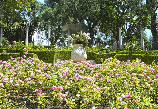 Nice, France- June 17, 2014: landscape garden Villa Ephrussi de — Stock Photo, Image