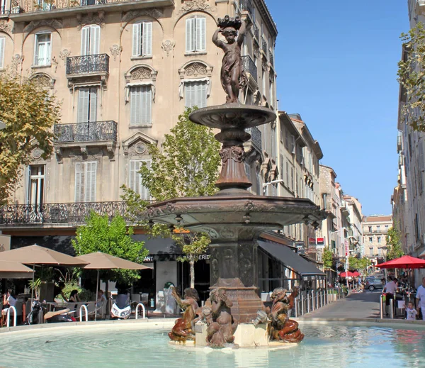 Cannes, Francia - 6 de agosto de 2013: Promenade de la Croisette — Foto de Stock