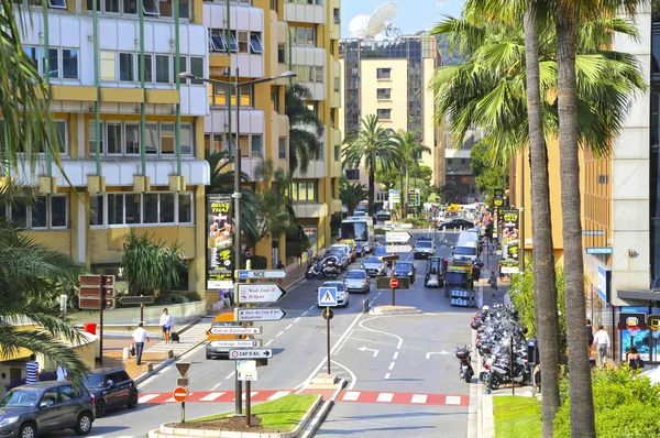 Fontvieille, Mónaco - 13 de junio de 2014: hermosos edificios — Foto de Stock