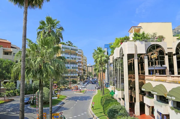 Fontvieille, Mónaco - 13 de junio de 2014: hermosos edificios — Foto de Stock