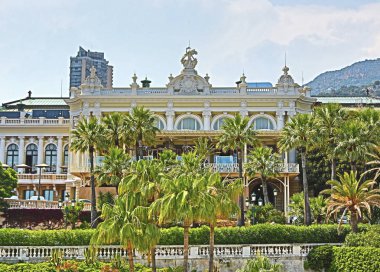 Monte-Carlo, Monako - 13 Haziran 2014: operaya yakın meydan 