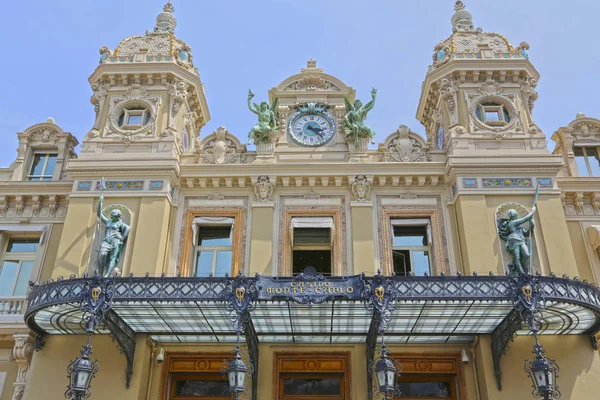 Monte Carlo, Mónaco - 13 de junio de 2014: Fachada de casino — Foto de Stock