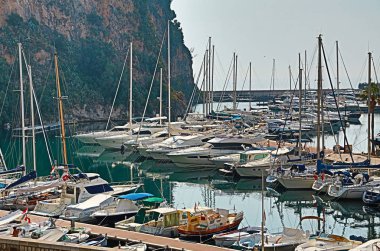 Fontvieille, Monako - 13 Haziran 2014: küçük pitoresk Port de F