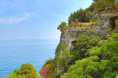 Monte-Carlo, Monako - 13 Haziran 2014: deniz ve kale