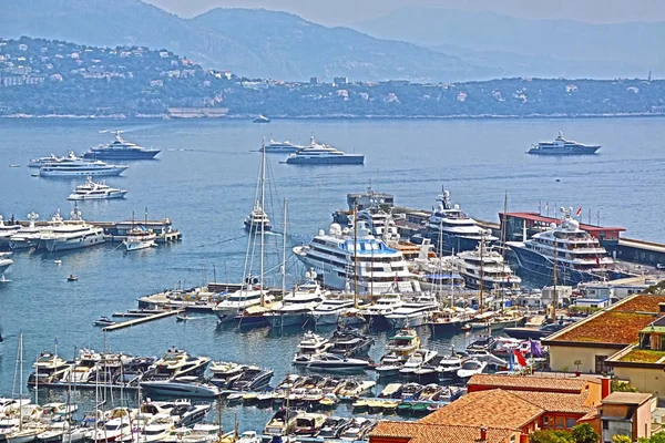 Мбаппе-Карло, Монако - 13 июня 2014 года: город и пригород, вид с — стоковое фото
