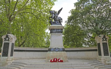 Londra, Büyük Britanya -23 Mayıs 2016: Kraliyet Topçu Anıtı