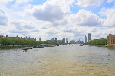 Londra, Büyük Britanya-Mayıs 22, 2016: St TH Güney Wing görünümü