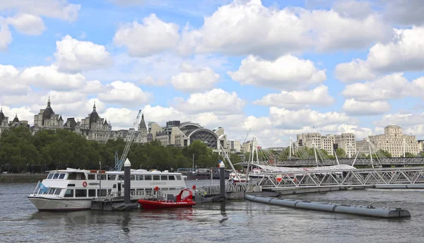 Лондон, Великобритания - 22 мая 2016 года: City Cruises London Eye Pie — стоковое фото