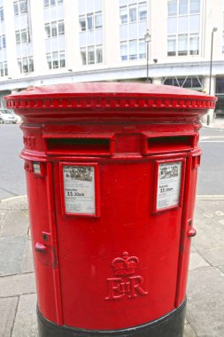 Londra posta kutusu sokakta