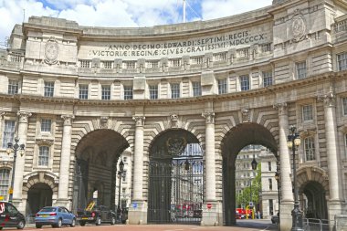 Londra, Büyük Britanya -23 Mayıs 2016: Admiralty Arch, tarafından tasarlanan