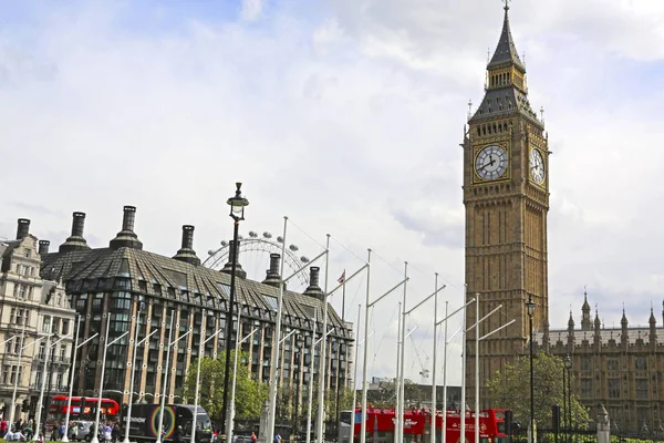 London, Storbritannien-22 maj 2016: en titt på Big Ben — Stockfoto