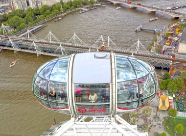 Londra, Büyük Britanya -22 Mayıs 2016: London Eye, dönme dolap 