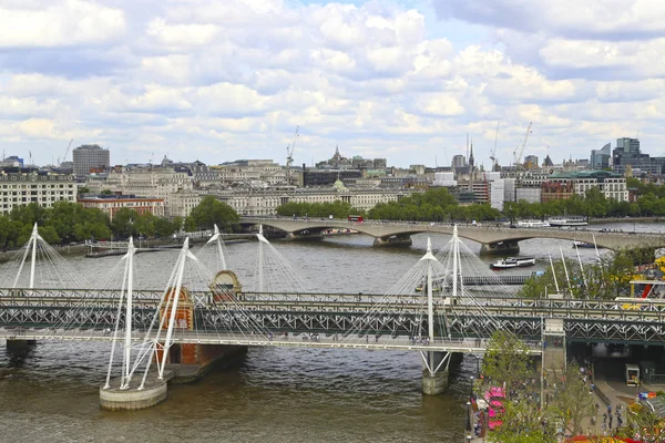 Londyn, Wielka Brytania-22 maja 2016: Hungerford most i woda — Zdjęcie stockowe