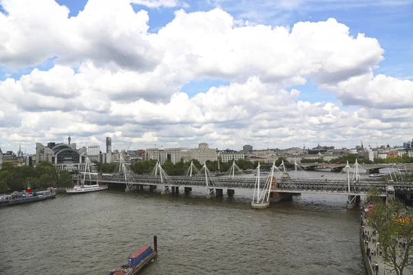 London, Great Britain -May 22, 2016: The Thames, Hungerford Brid — Stock Photo, Image