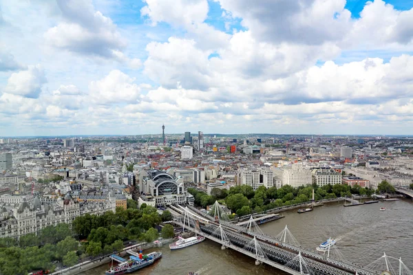 Londyn, Wielka Brytania-22 maja 2016: Cityscape of London — Zdjęcie stockowe