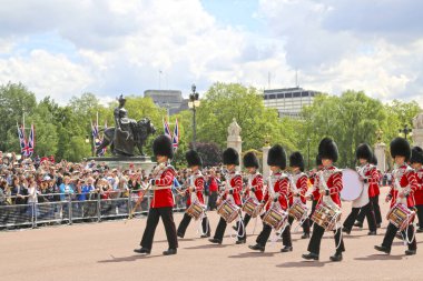 Londra, Büyük Britanya -23 Mayıs 2016: Bucki'de Muhafızları Değiştirmek