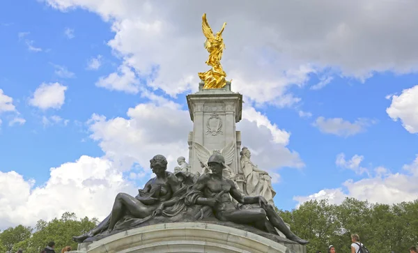 Лондон, Великобритания - 23 мая 2016 года: Мемориал Виктории — стоковое фото
