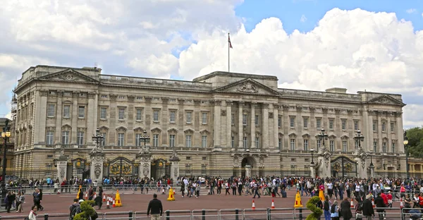 Londres, Gran Bretaña 23 de mayo de 2016: Palacio de Buckingham — Foto de Stock