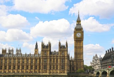 Londra, Büyük Britanya -22 Mayıs 2016: Big Ben ve Westmin görünümü