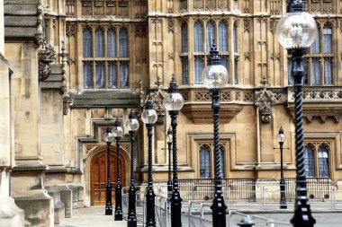 Londra, İngiltere -22 Mayıs 2016: Westminster Palace manzarası