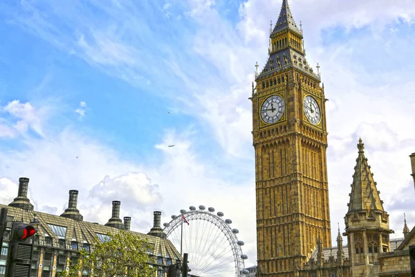 Londres, Grã-Bretanha - 22 de maio de 2016: vista de Big Ben e Westmin — Fotografia de Stock