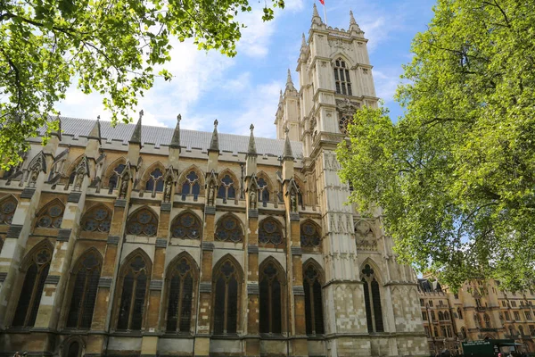 Londýn, Velká Británie-22. května 2016: Kolegiát chrám svatého mazlíčka — Stock fotografie