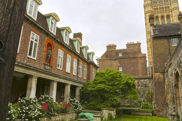 Londres, Gran Bretaña 25 de mayo de 2016: Iglesia Colegiata de San Pedro — Foto de Stock