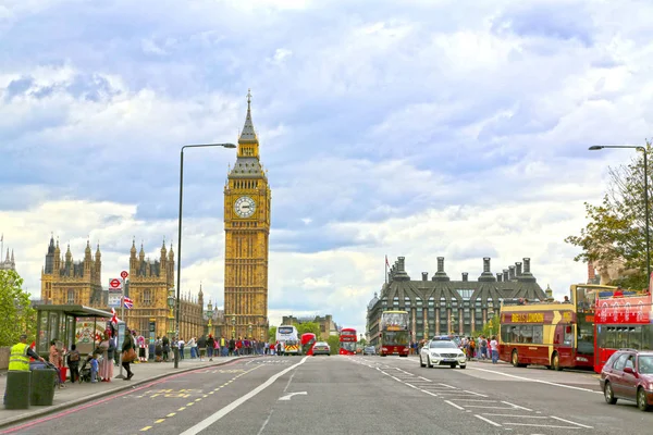 London, Großbritannien -22. Mai 2016: Menschen und Transport — Stockfoto