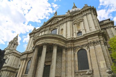 Londra, İngiltere - 23 Mayıs 2016: Saint Pauls Katedrali