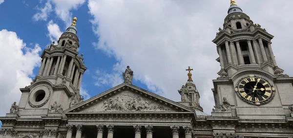 Londres, Gran Bretaña - 23 de mayo de 2016: Catedral de San Pablo — Foto de Stock