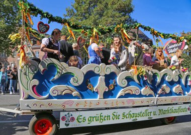 Stuttgart, Almanya-30 Eylül 2018: bira festivali, şenlikli pr