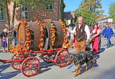 Stuttgart, Almanya-30 Eylül 2018: bira festivali, şenlikli pr