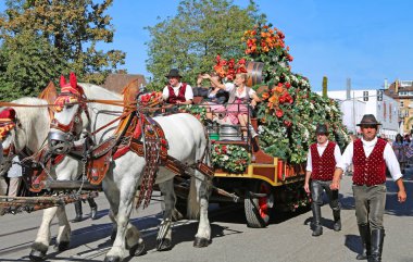 Stuttgart, Almanya-30 Eylül 2018: bira festivali, şenlikli pr