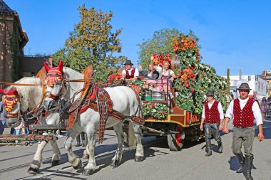 Stuttgart, Almanya-30 Eylül 2018: bira festivali, şenlikli pr